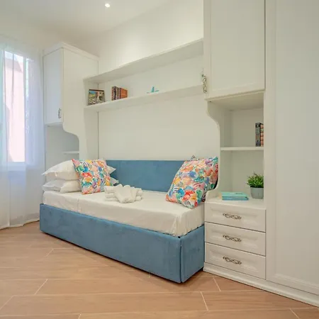 Blue Dolphin By Portofinohomes * Portofino