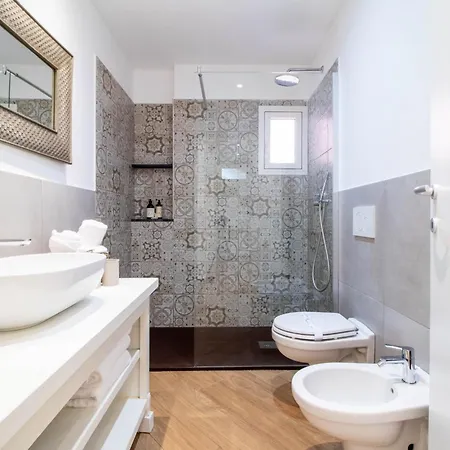 Blue Dolphin By Portofinohomes *