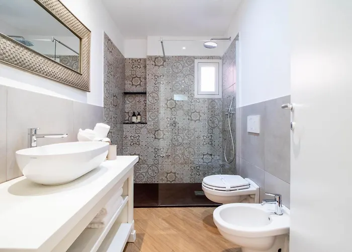 Blue Dolphin By Portofinohomes *